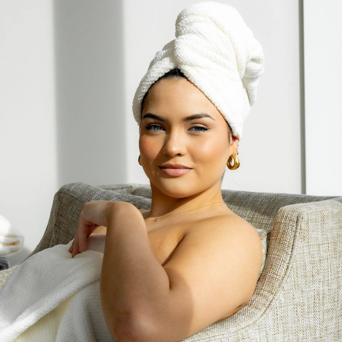 VOLO Hero Hair Towel in ECO packaging: Salt White