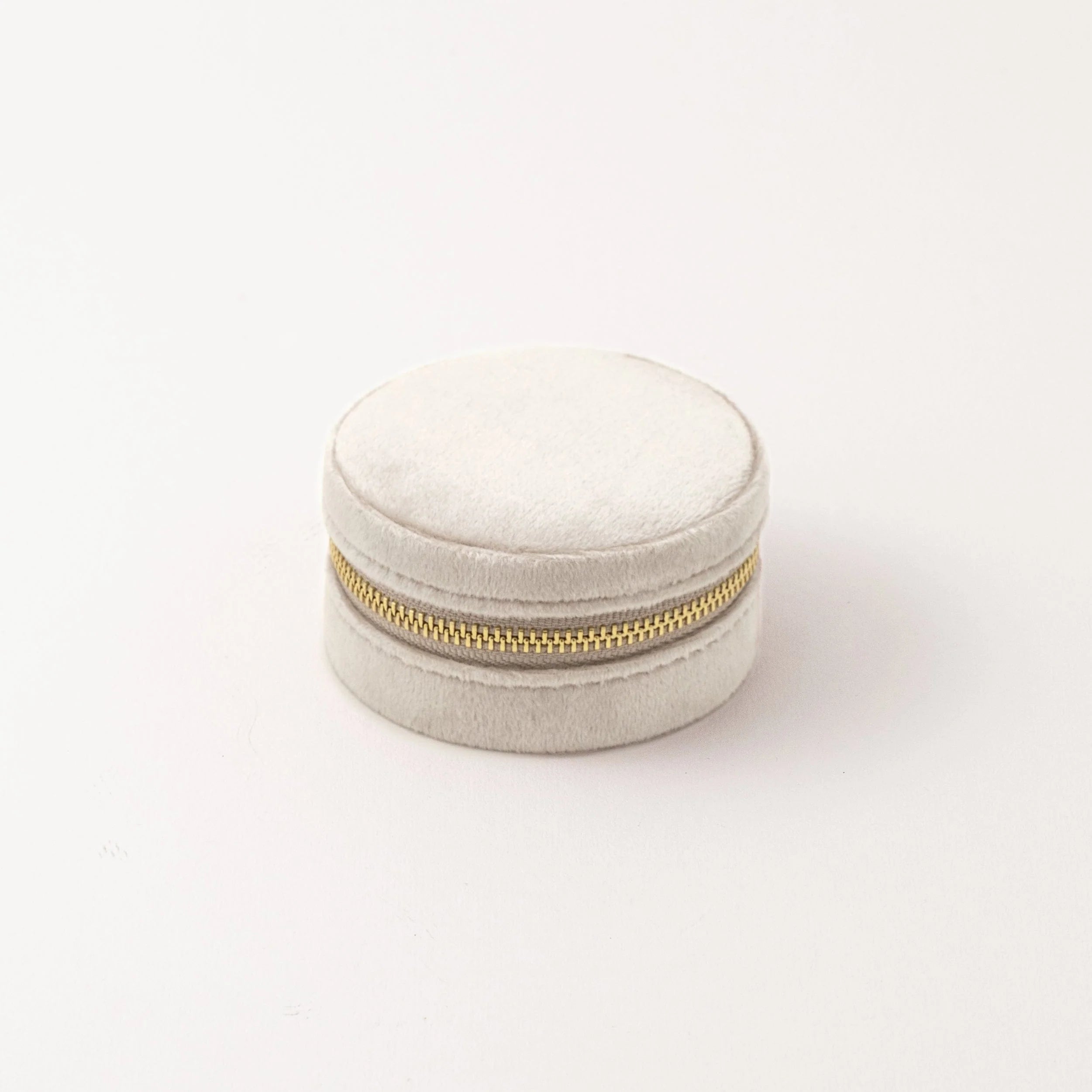 Bon Voyage Circle Travel Case Moonstone