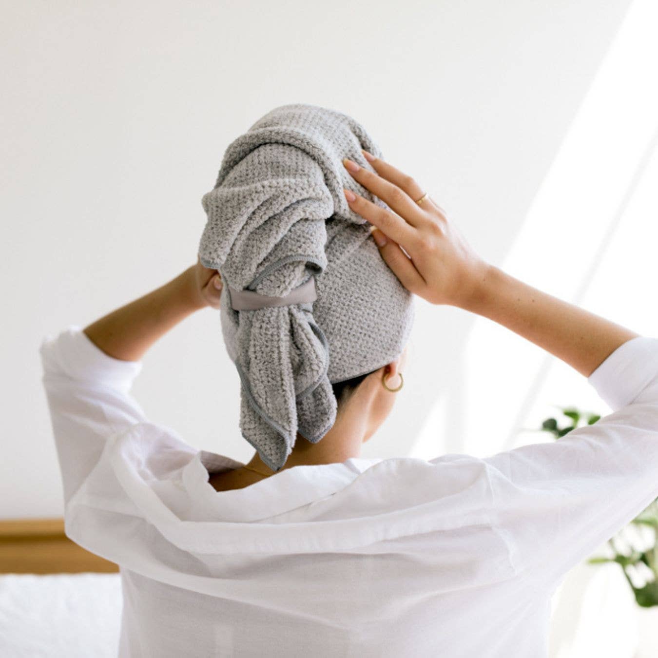 VOLO Hero Hair Towel in ECO packaging: Luna Gray